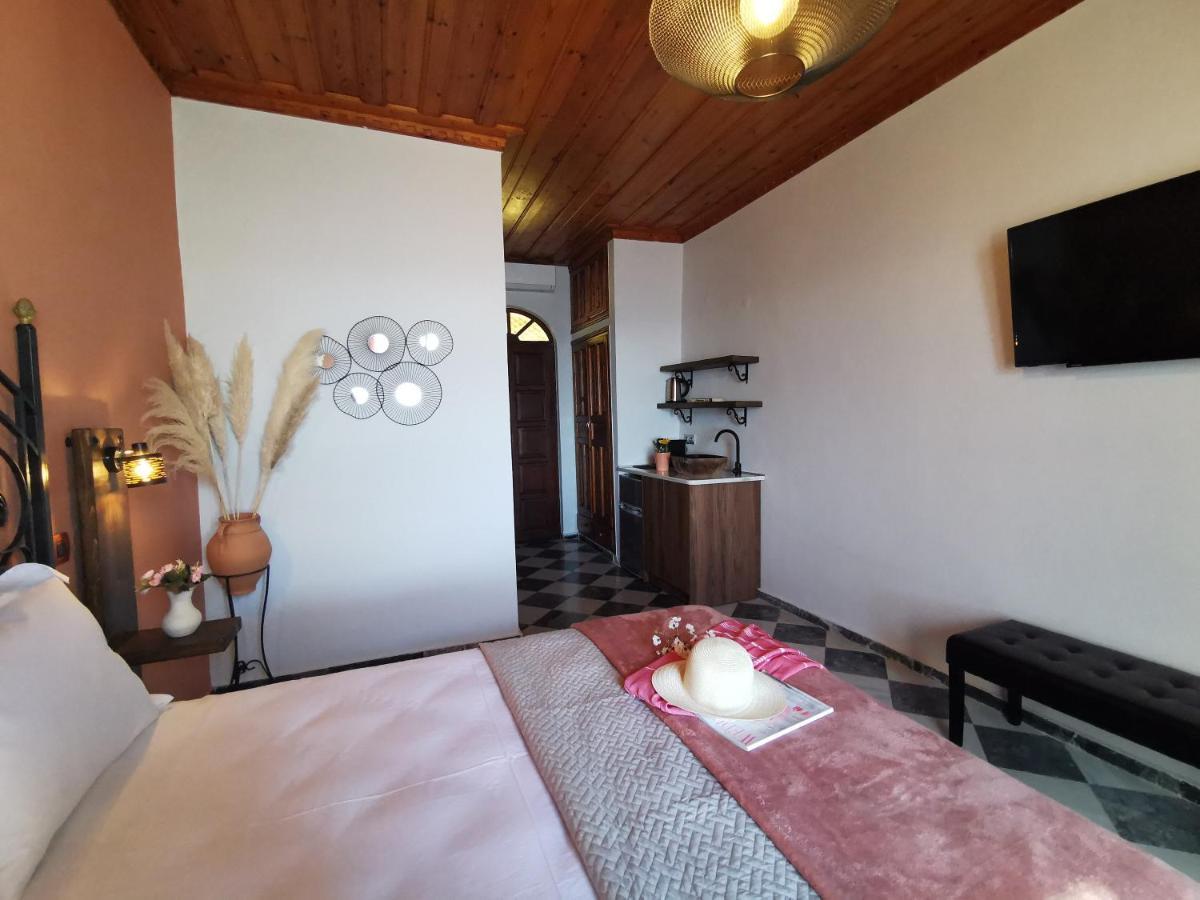 Terracotta Boutique Beach Studios Mithimna Extérieur photo